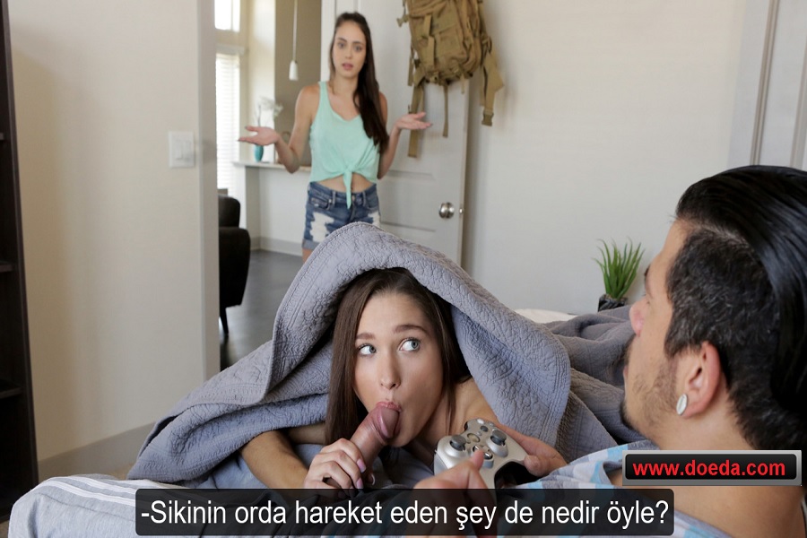 Oyun Kolunu Vermeyen Üvey Abisinin sikiyle Oynayan Liseli  
