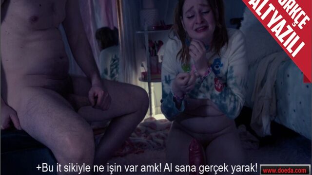 İnsansı Olmayan Dildoyu Yalarken Annesinin Sapık Sevgilisine Yakalandı Cezalandı